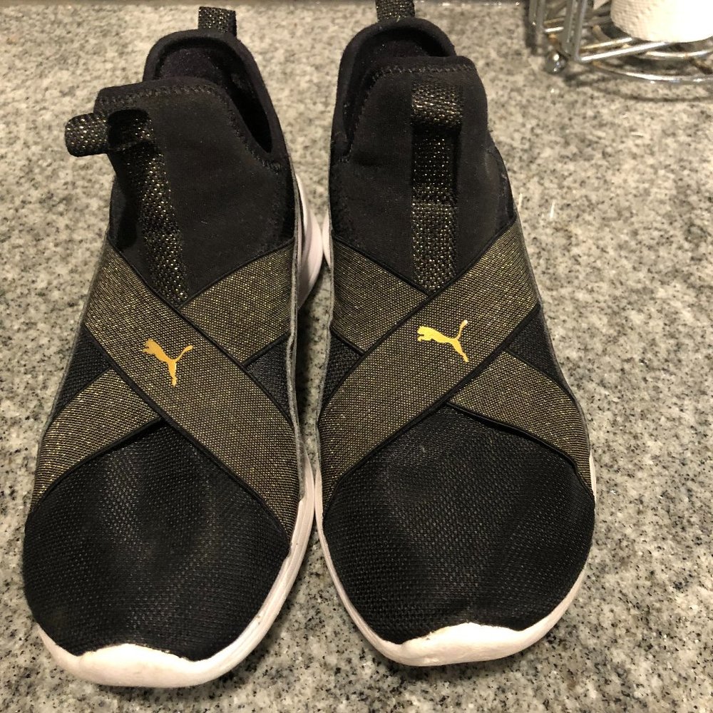 PUMA Sneakers